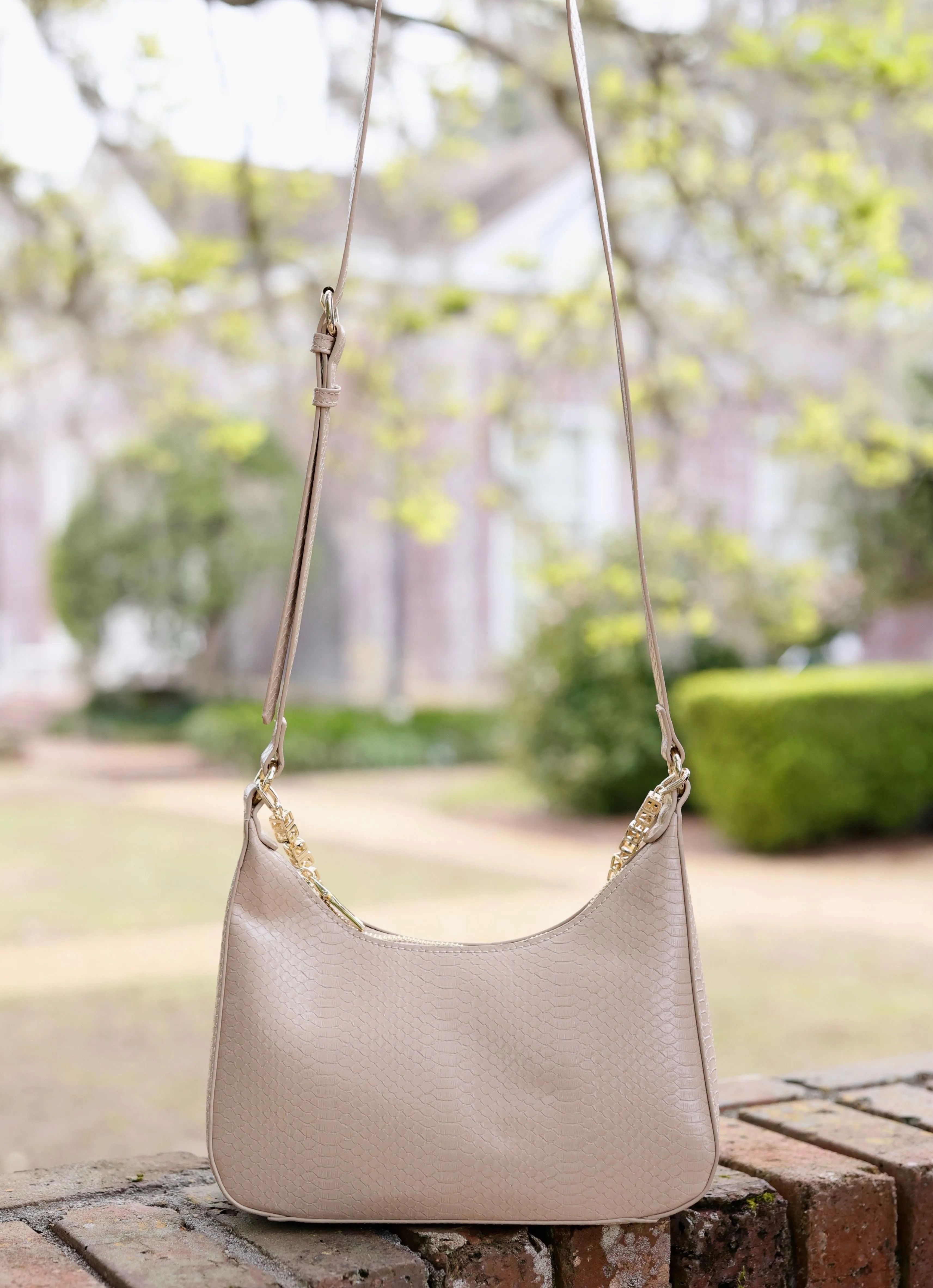 Billie Crossbody with Chain TAUPE