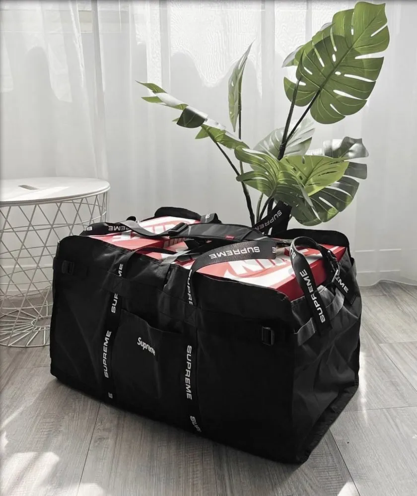 Supreme FW22 Large Haul Tote 